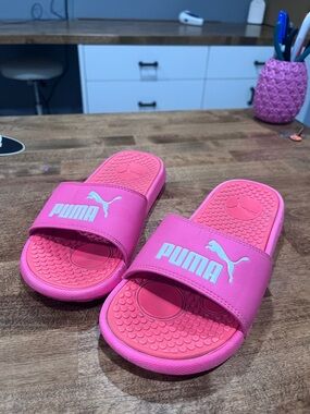 Puma Women’s Bright Pink Slide Sandals with White Logo